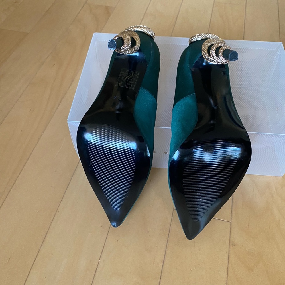 New Azalea Wang Green Heels with Gold Snake Detail - Picture 8 of 12